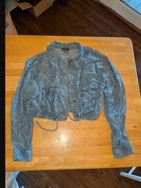 Light Blue Cropped Denim Jacket - Women